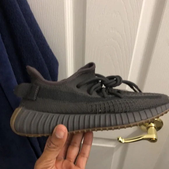 ✅ Yeezy “Cinder” Non-Reflective size 5! Worn Once ✅ - Picture 9 of 16